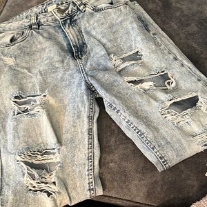 Refugee size 3 women’s jeans.